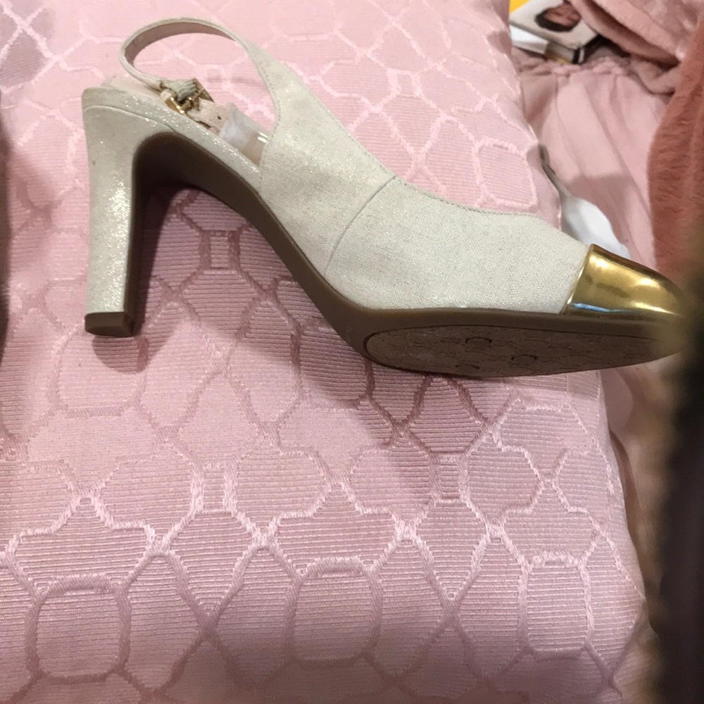 Shoes - Picture 2 of 2